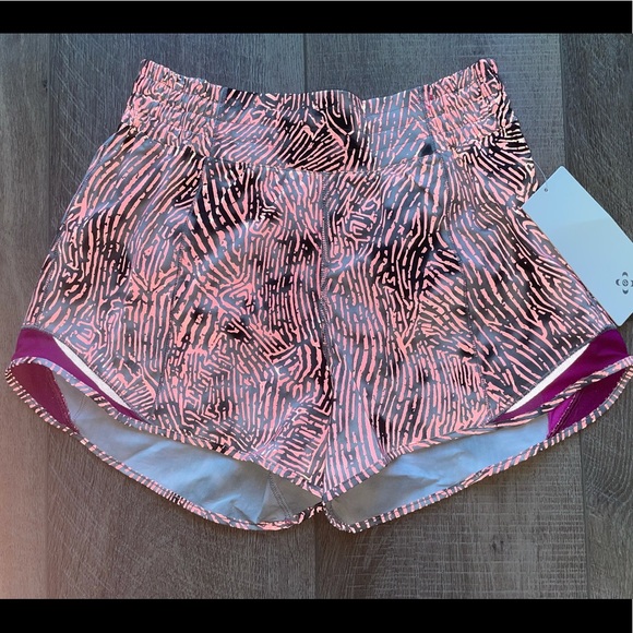 Lululemon SW Reflective Hotty Hot High-Rise Lined Short 4
